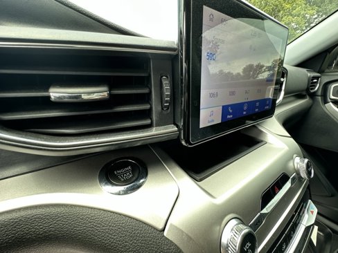 Used 2022 Ford Explorer XLT w/ Equipment Group 202A image 26