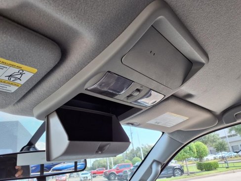 Used 2015 Nissan Frontier SV image 12