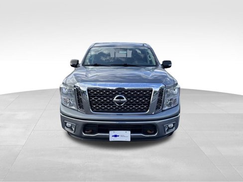 Used 2018 Nissan Titan S image 8