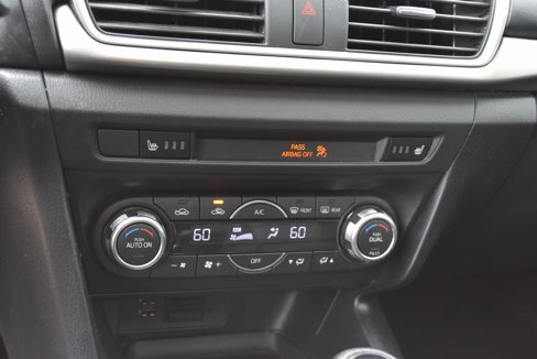 Used 2017 MAZDA MAZDA3 Touring image 22