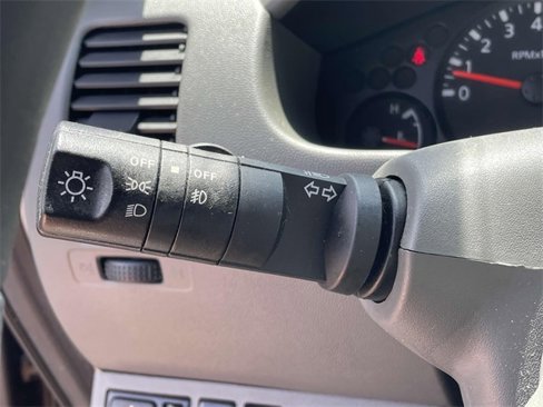 Used 2021 Nissan Frontier SV w/ Midnight Edition Floor Mats image 16