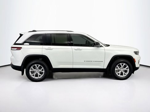 Used 2022 Jeep Grand Cherokee Limited image 4