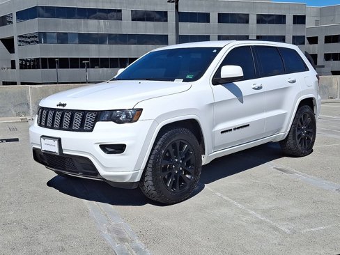 Used 2018 Jeep Grand Cherokee Altitude image 1