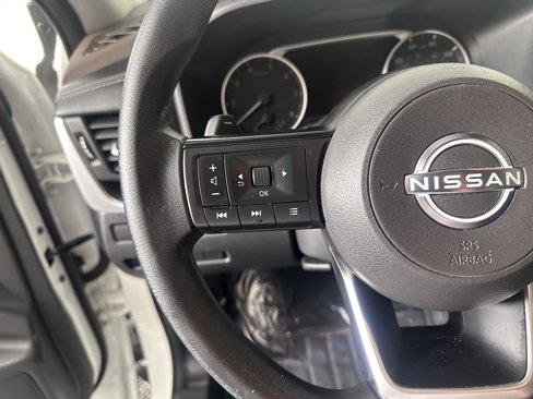 Used 2022 Nissan Rogue S image 23