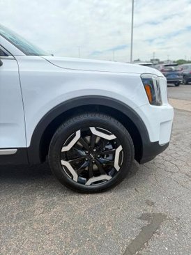 Used 2023 Kia Telluride S image 32