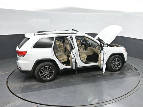 Used 2018 Jeep Grand Cherokee Limited image 46