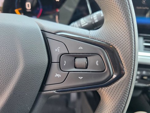 Certified 2025 Chevrolet Trax LT image 22