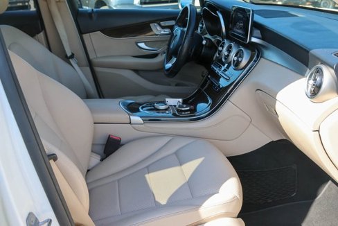 Used 2019 Mercedes-Benz GLC 300 w/ Premium Package image 17