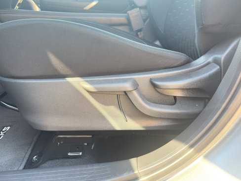 Used 2024 Nissan Kicks SV image 30