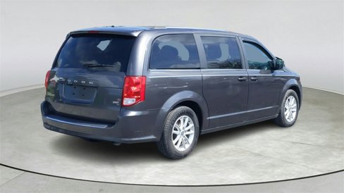 Used 2018 Dodge Grand Caravan SXT w/ Driver Convenience Group image 3