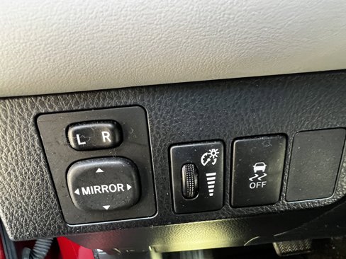 Used 2013 Toyota RAV4 Limited image 15