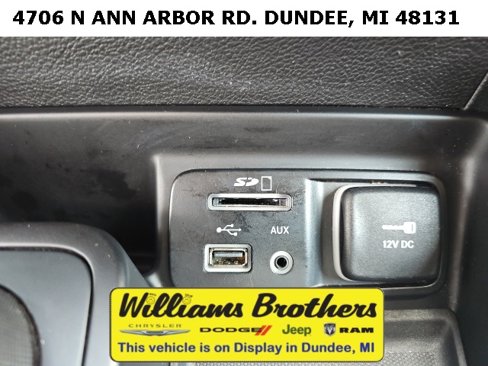 Used 2017 Jeep Cherokee Latitude w/ Cold Weather Group image 19