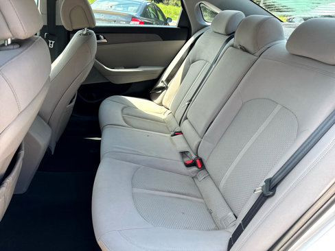 Used 2015 Hyundai Sonata SE image 18