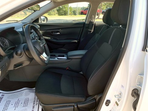 Used 2024 Nissan Sentra SV image 11