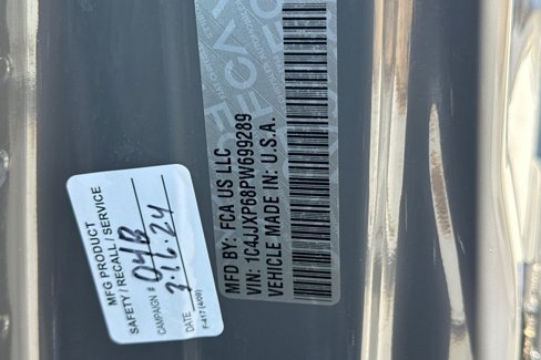 Used 2023 Jeep Wrangler Unlimited Sahara image 29