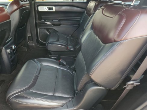 Used 2020 Ford Explorer Platinum w/ Premium Technology Package image 16