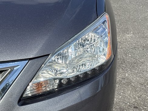 Used 2015 Nissan Sentra S image 11