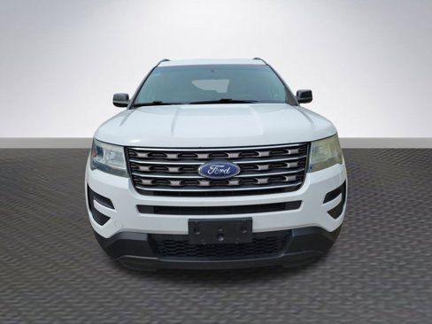 Used 2016 Ford Explorer 4WD image 2