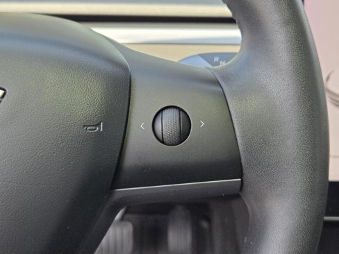 Used 2020 Tesla Model 3 Standard Range Plus image 15