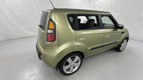 Used 2010 Kia Soul ! image 3