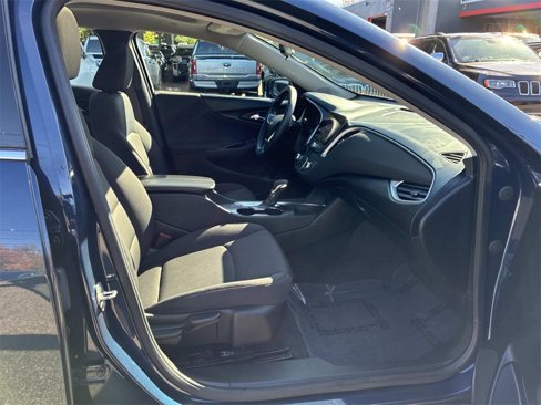 Used 2022 Chevrolet Malibu LT image 11