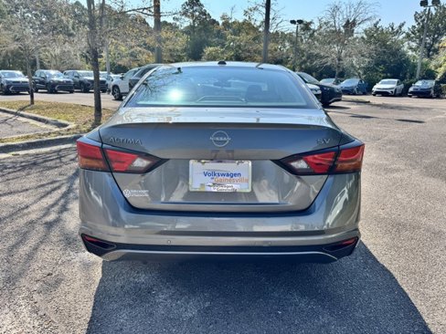 Used 2024 Nissan Altima 2.5 SV image 5