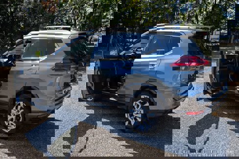 Used 2018 Nissan Rogue SV w/ Premium Package image 7