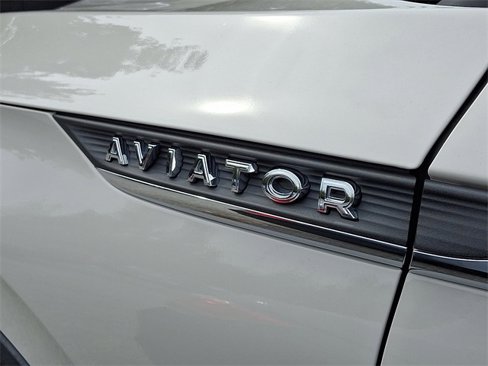 Used 2021 Lincoln Aviator Reserve w/ Equipment Group 202A image 3