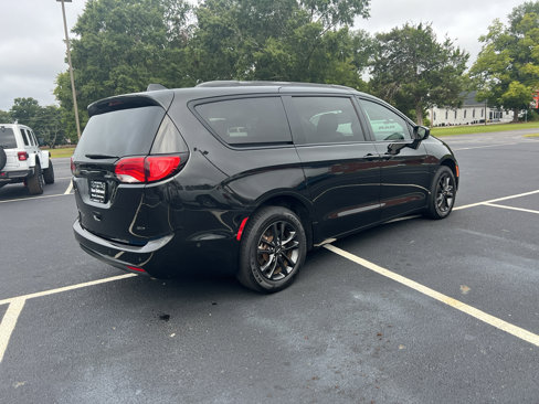Certified 2020 Chrysler Pacifica Touring-L w/ Advanced Safetytec Group image 3