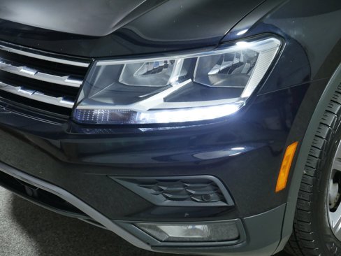 Used 2020 Volkswagen Tiguan SEL image 16
