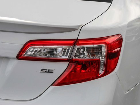 Used 2013 Toyota Camry SE image 11