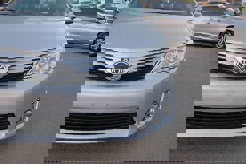 Used 2014 Toyota Camry XLE image 4