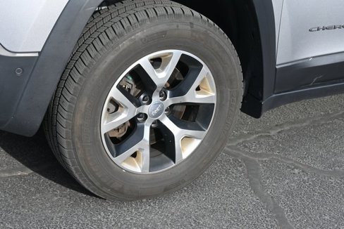 Used 2014 Jeep Cherokee Trailhawk w/ Technology Group image 5