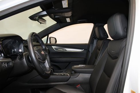 Certified 2023 Cadillac XT5 Luxury image 9