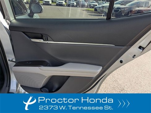 Used 2023 Toyota Camry SE image 36