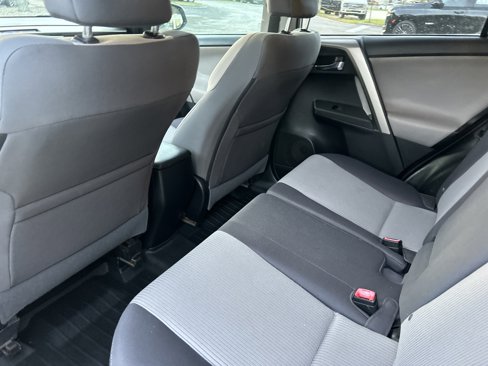 Used 2015 Toyota RAV4 XLE image 18