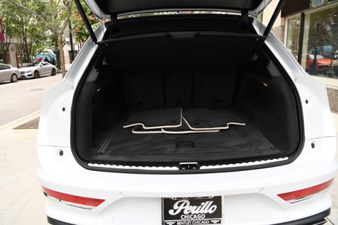 Used 2024 Bentley Bentayga image 26