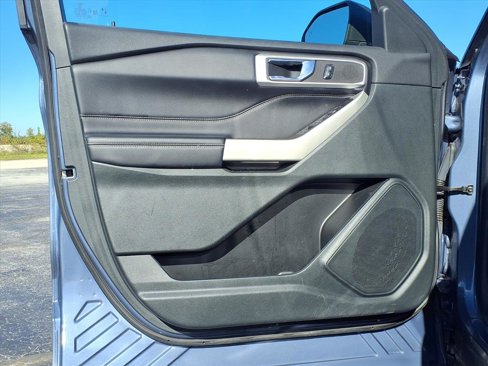 Used 2021 Ford Explorer XLT w/ Equipment Group 202A image 29