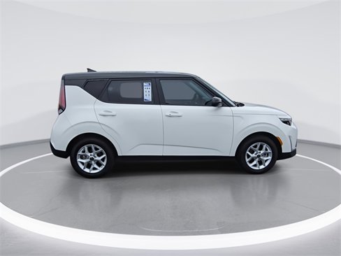 Used 2024 Kia Soul S image 8