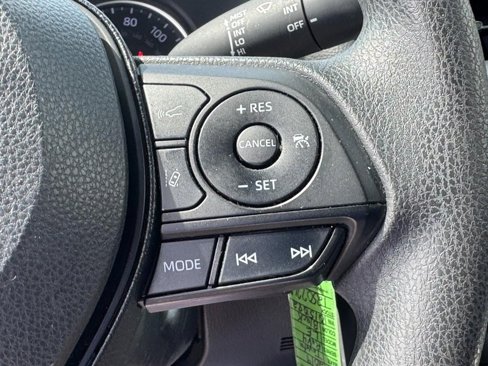 Used 2019 Toyota RAV4 LE image 18