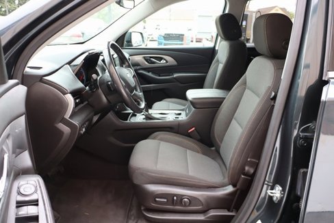 Used 2018 Chevrolet Traverse LT image 9