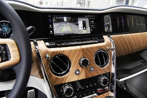 New 2025 Rolls-Royce Cullinan image 21