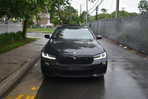 Used 2023 BMW 530e w/ Premium Package image 3