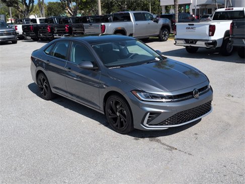 New 2025 Volkswagen Jetta SE image 2