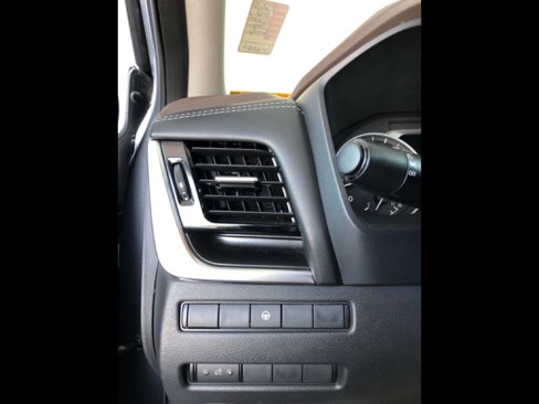 Used 2023 Nissan Rogue SV image 8