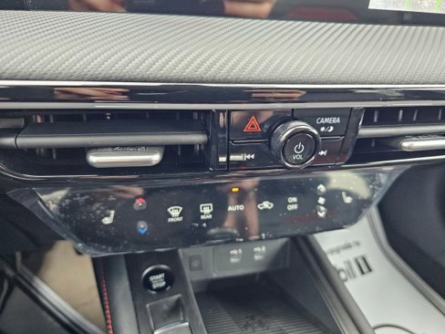 New 2025 Nissan Kicks SR w/ SR Premium Package image 35