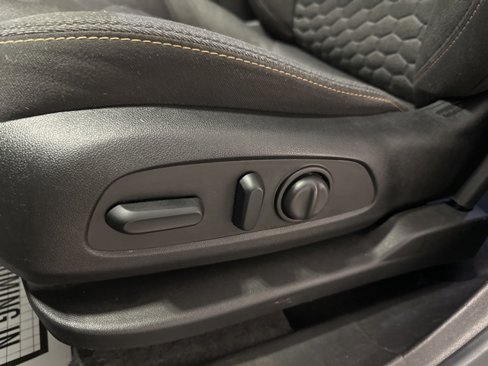 Used 2018 Chevrolet Equinox LT w/ Sun & Infotainment Package image 5