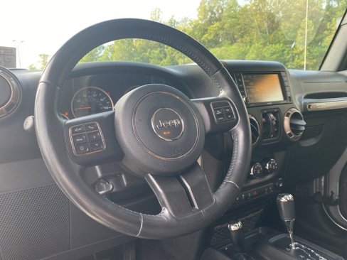 Used 2017 Jeep Wrangler Unlimited Sahara image 9