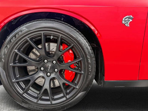 Used 2016 Dodge Challenger SRT Hellcat image 9
