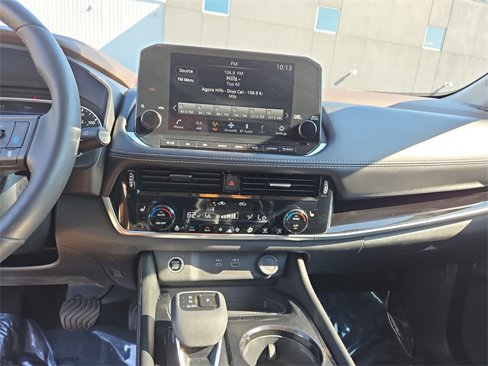 Used 2023 Nissan Rogue SL w/ SL Premium Package image 21